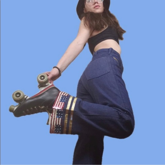 ❤️VINTAGE❤️ ELY jeans with gold accents and sequin American flags around bottom - Picture 1 of 11